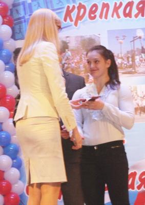 Надежда Ромашкова (справа)